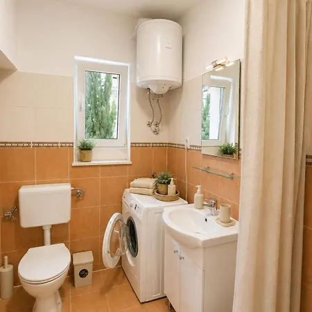 Apartament Sunshower And