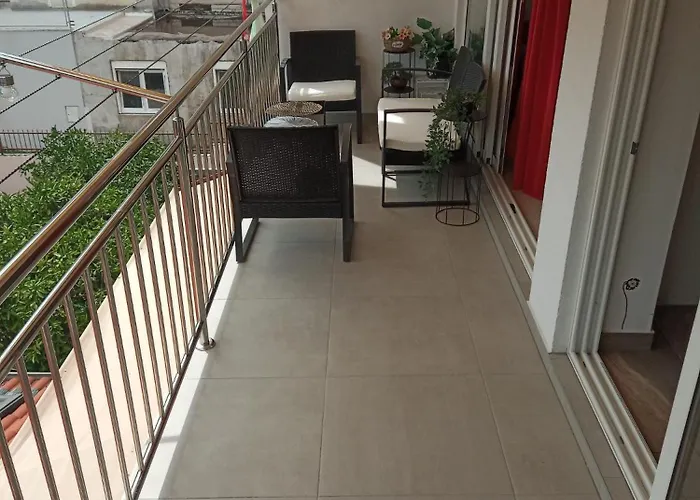 Sunshower And Apartment *