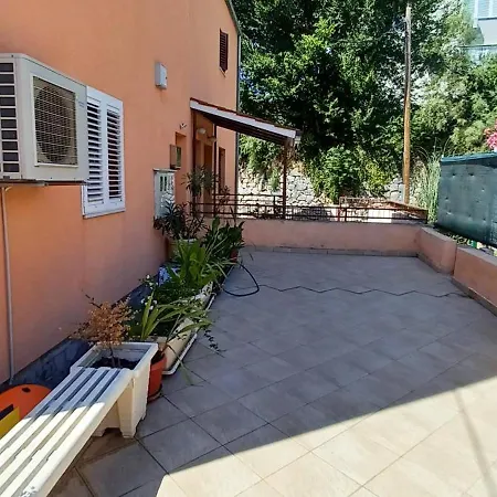 Apartman Sunshower And