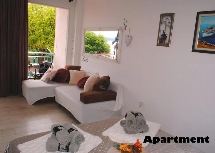 Sunshower And Apartamento